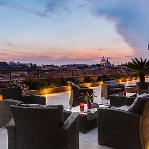 Navona Queen Rooftop רומא