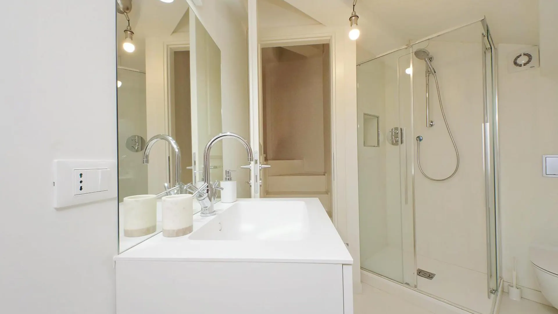 Vatican Basilica Apartment روما